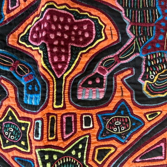 Kuna Mola very intricate 18 x 13.5. No fading. No defects. - Picture 3 of 3